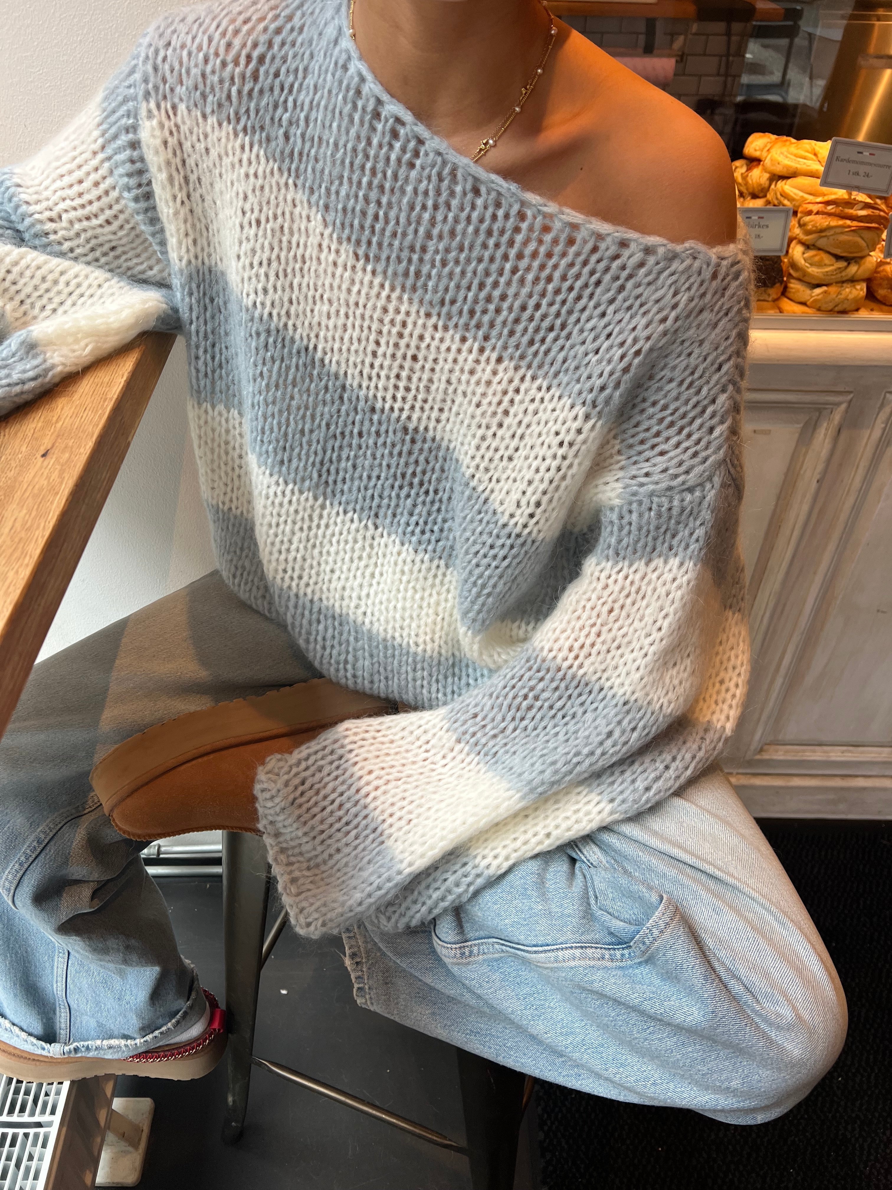 Manda striped knit - Light blue/white