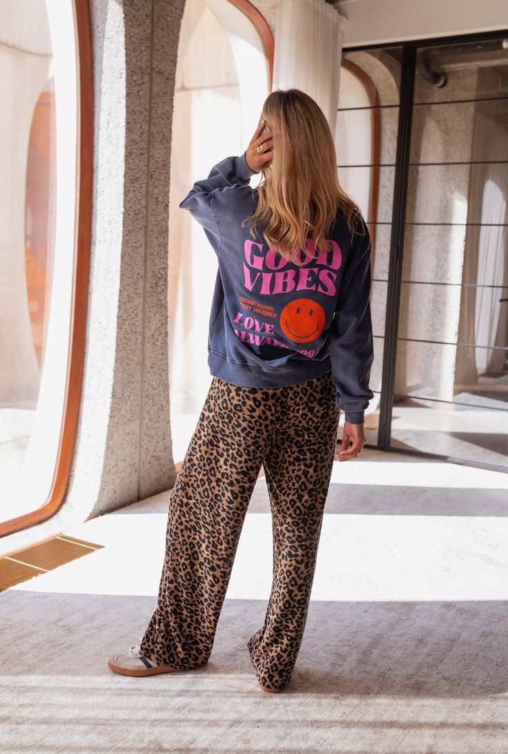 ESSENTIAL LEOPARD SWEATPANTS